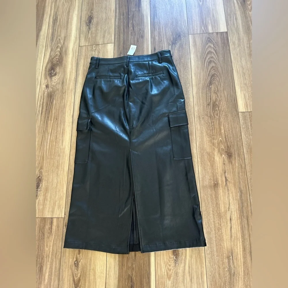 GAP womens vegan leather cargo midi skirt size 6 NWT